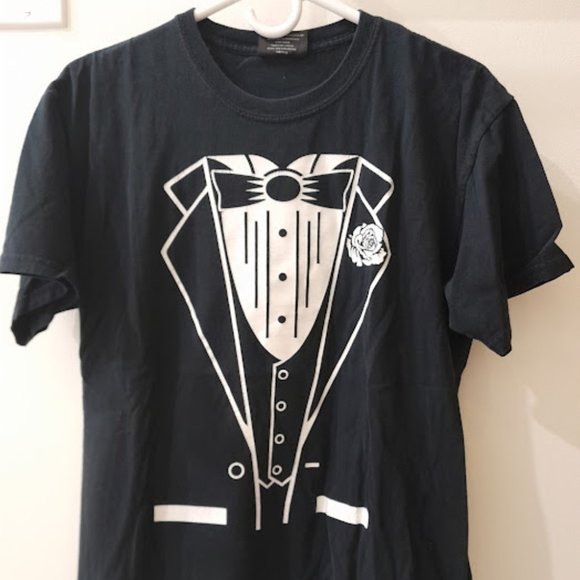 Tuxedo Tshirt-M - Picture 1 of 2